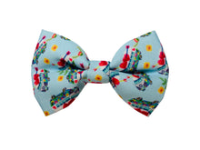 Load image into Gallery viewer, Bow tie - Loving My Retro-Wagon